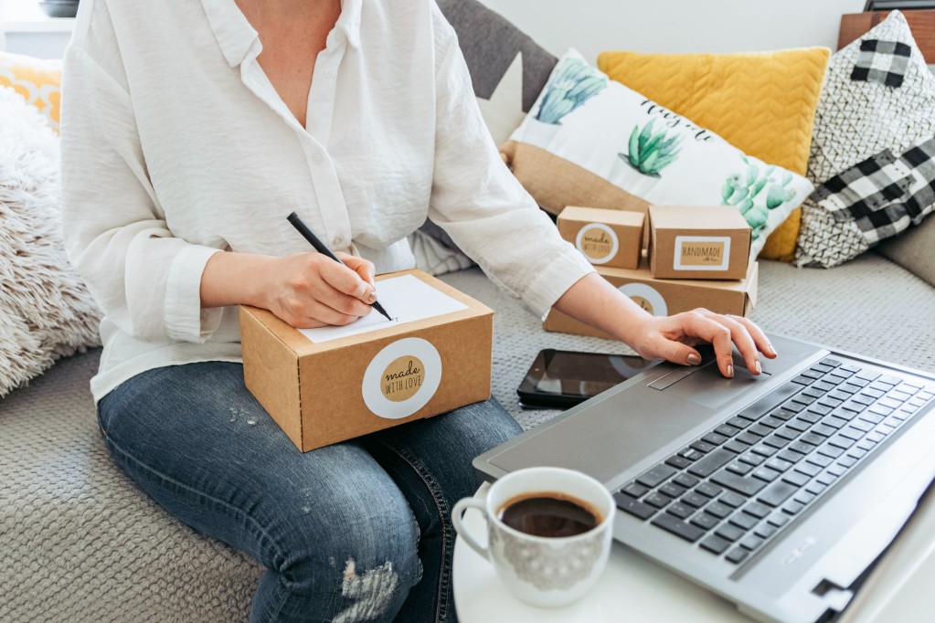 young-woman-working-on-laptop-from-home-woman-with-her-own-online-business-online-shopping-one-person_t20_P0KPyR