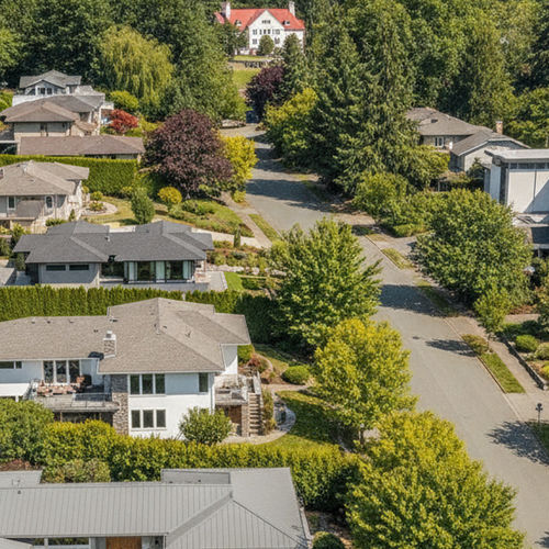 Living in Hollywood Hills: Real Estate and Local Guide for Woodinville, WA