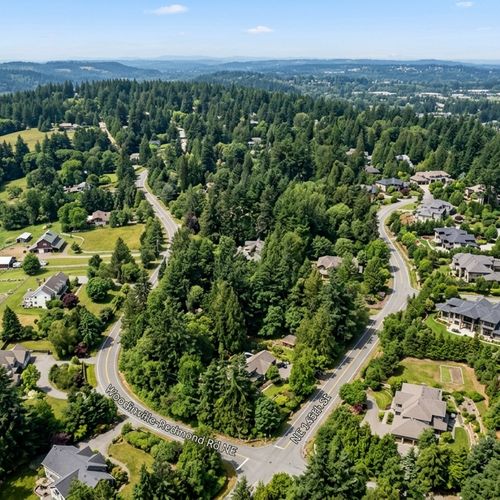 Hollywood Farms vs Hollywood Hill: Real Estate in Woodinville, WA