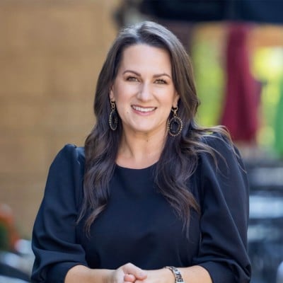 traci-fischer-headshot