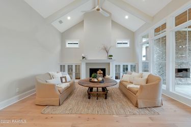 20210515093237770209000000-o