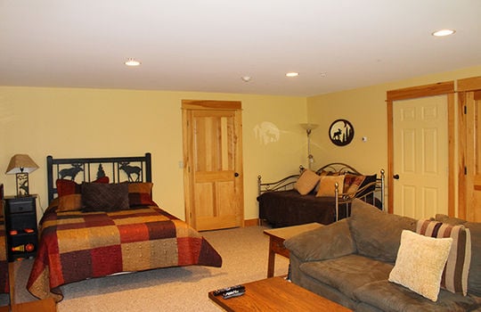 Family room with beds lo res