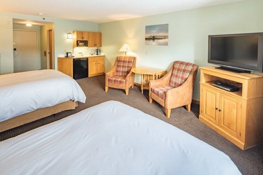 HTL Queen Queen 215 other angle