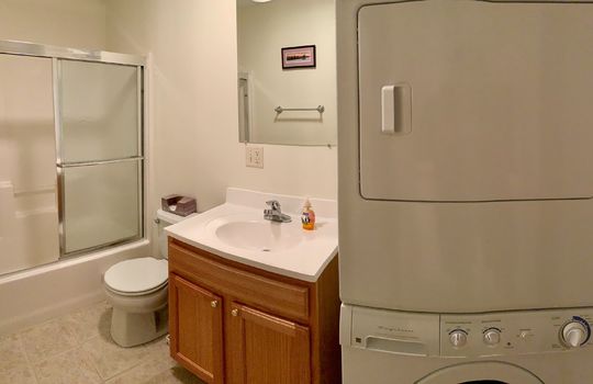 FLL 5039B bathroom