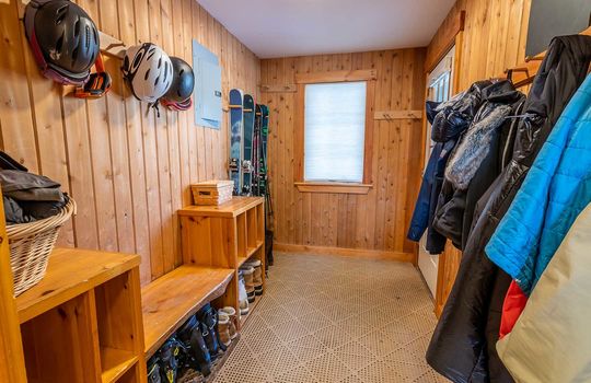 mudroom entry with storage