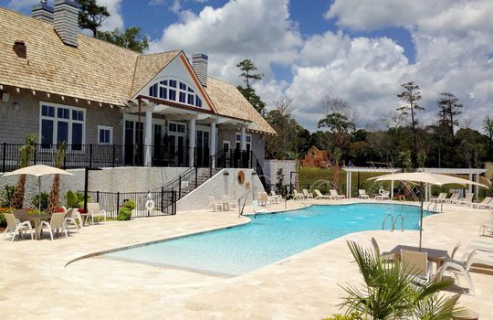 Helms Port - Swimming Pool and Clubhouse