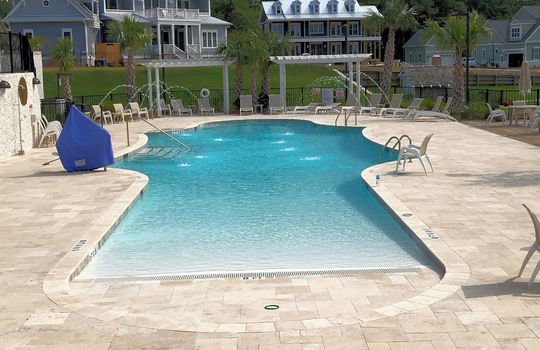 Helms Port - Swimming Pool