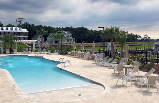 Helms Port - Swimming Pool