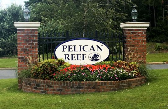 Pelican Reef - Entrance Sign