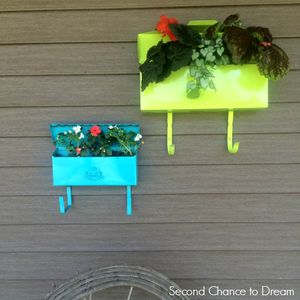 second-chance-to-dream-mailbox-planter