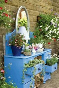 the-garden-glove-vanity-dresser-planter