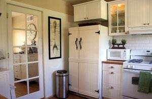 the-old-painted-cottage-beadboard-refrigerator