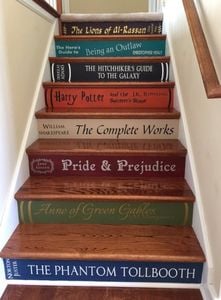 book-stairs-lettering-thatmakesastatement