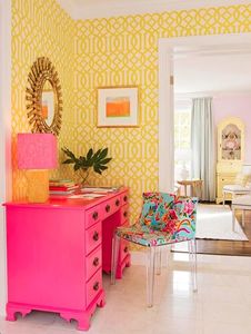 hot-pink-desk