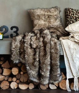 inspired-wives-faux-fur-blanket