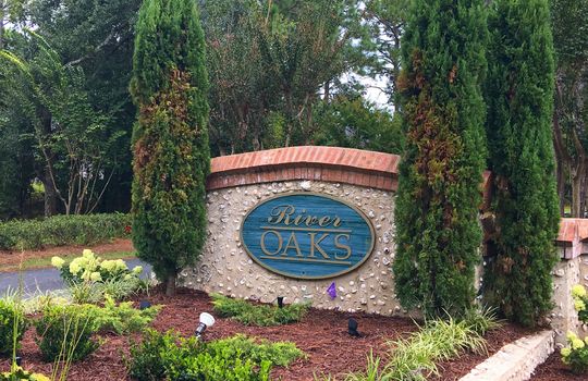 River Oaks Entrance Sign