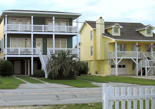 Surf City Houses
