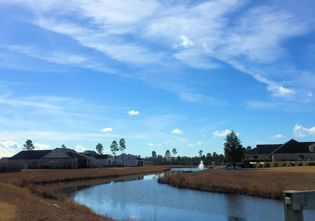Compass Pointe - Canal