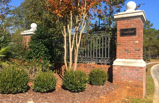 Crown Pointe Entrance Sign