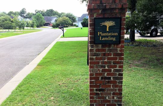 Plantation Landing - Entrance Sign