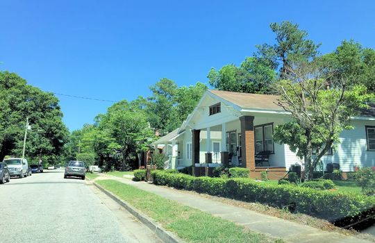 Carolina Place - Streetscape