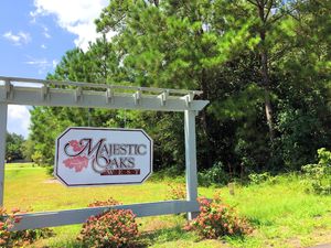 Majestic Oaks - Entrance Sign for Majestic Oaks West