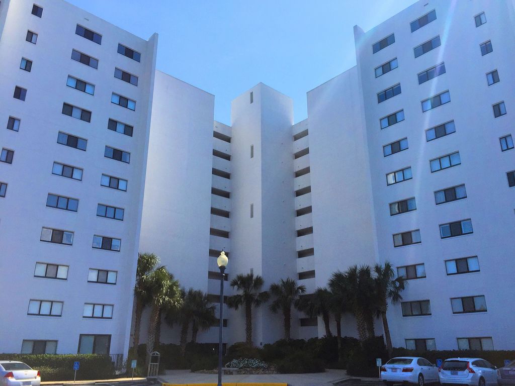 Seapath Towers Front of Building The Cameron Team