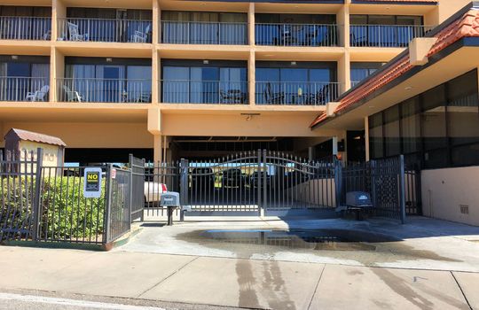 Cabana De Mar - Gated Entrance