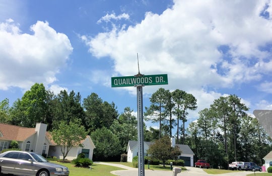 Quail Woods - Street Sign