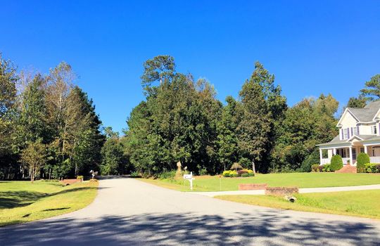 Majestic Oaks - Streetscape