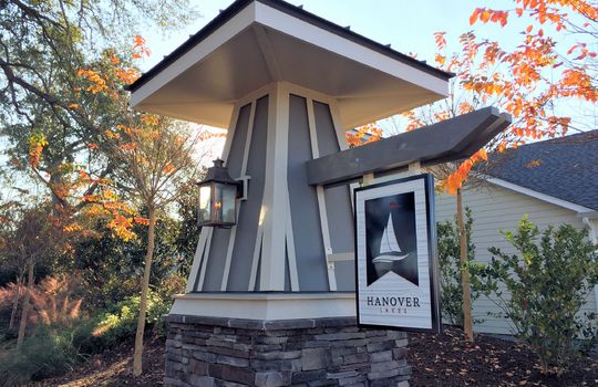 Hanover Lakes - Entrance Sign