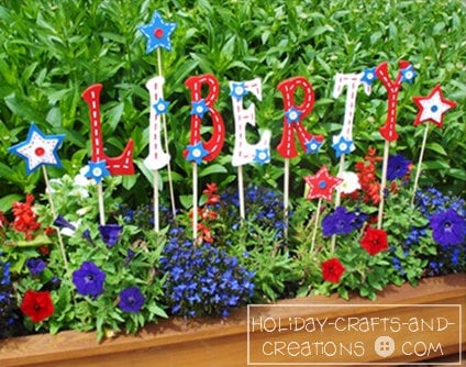 Holiday Crafts and Creations - 4th or July Garden Stakes