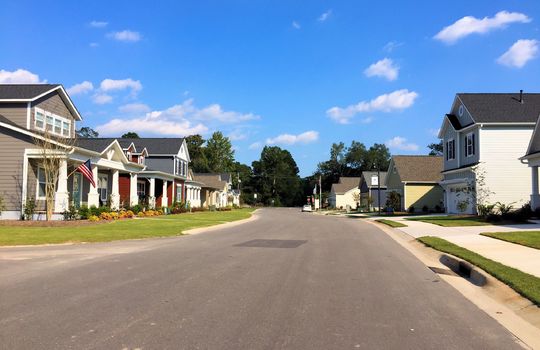 Hanover Lakes - Streetscape