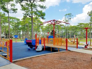 Hugh MacRae Park - Playground