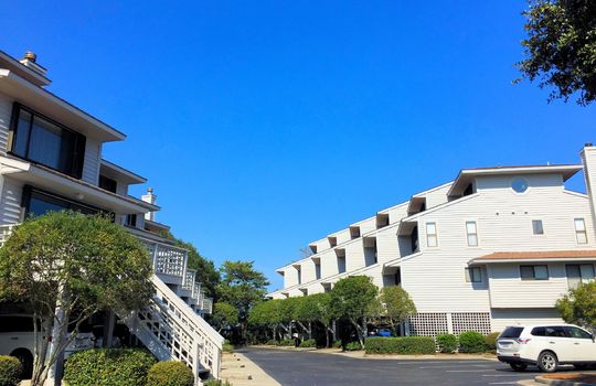 Lookout Harbor - Drive & Parking Lot