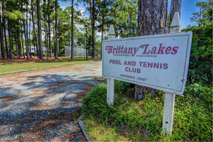 Brittany Lakes - Pool and Tennis Club