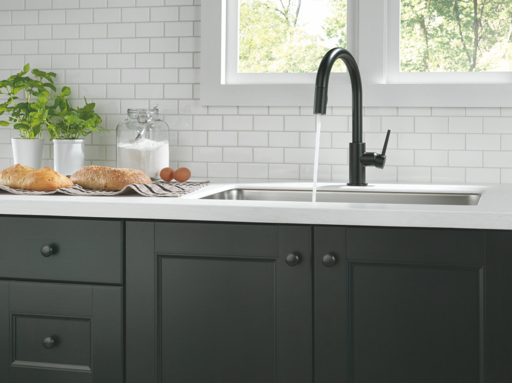 Delta Faucet 9159-BL-DST Trinsic Single Handle Pull-Down Kitchen Faucet