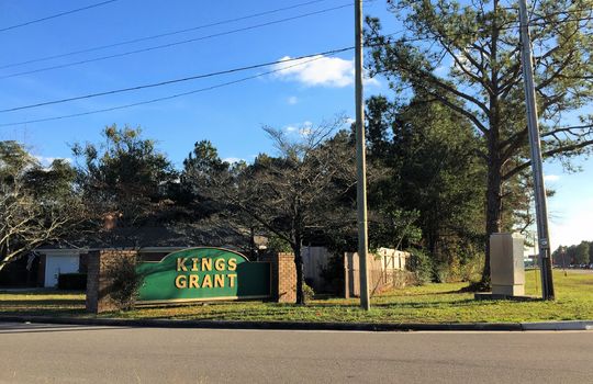 Kings Grant - Entrance Sign