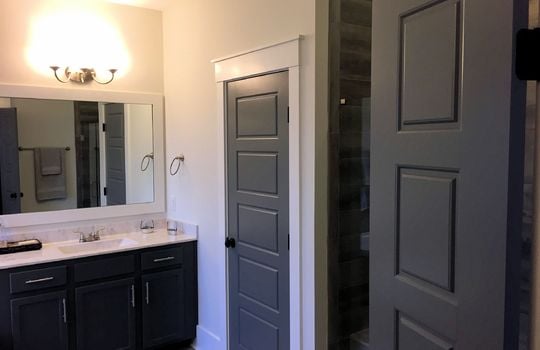 Kaylies Cove - Bathroom