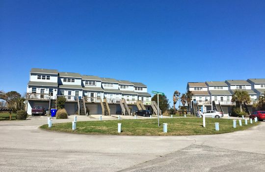 Bermuda Landing - Streetscape