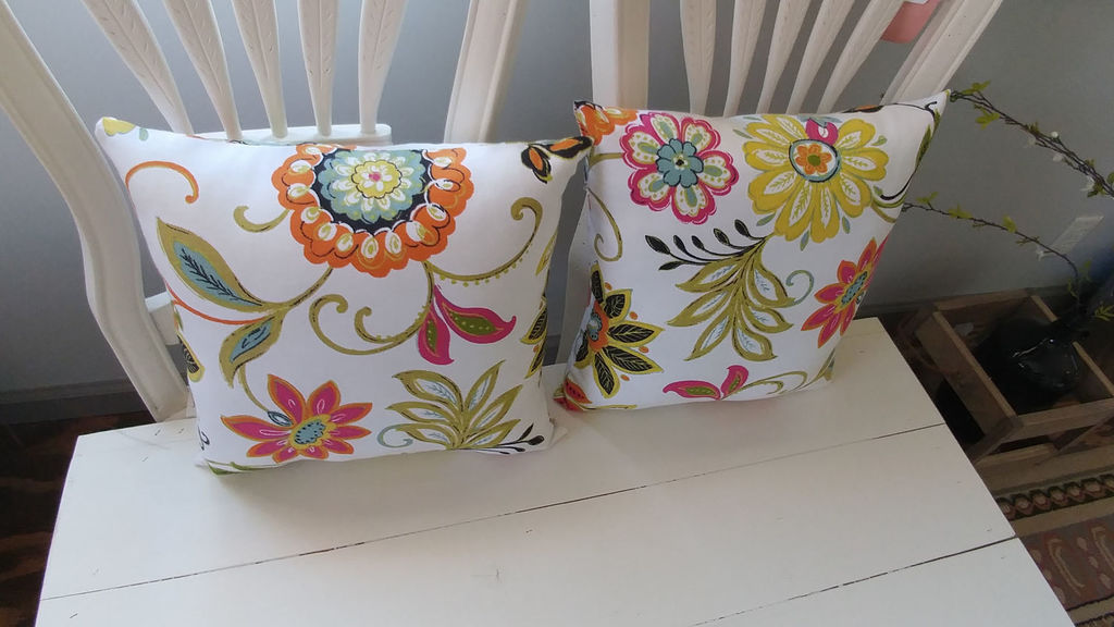 Bright Florals - 15in x 15in - Pillows by MyMomsHouseDzynes
