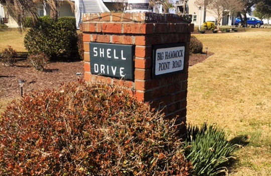 Pelican Point - Shell Drive Sign