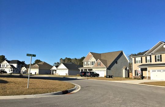 Nautical Reach - Streetscape