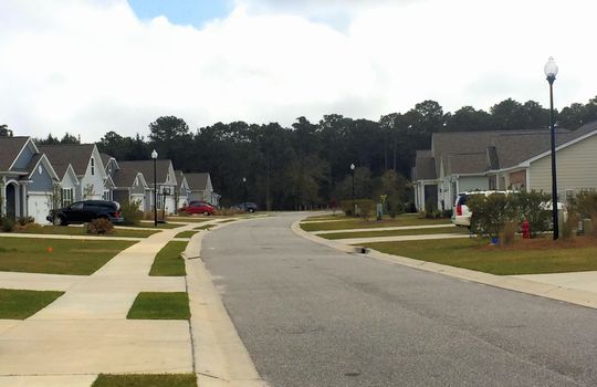 Woodlake - Streetscape