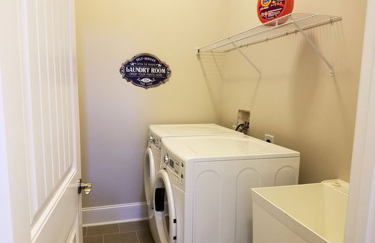 bellaport-model-home-laundry-room