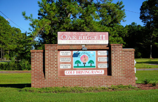 Grand Oaks - Driving Range Sign
