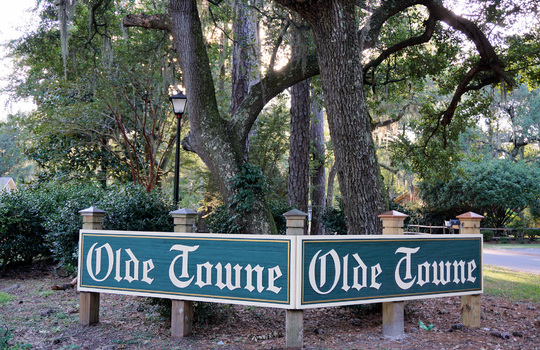 Olde Towne - Entrance Sign