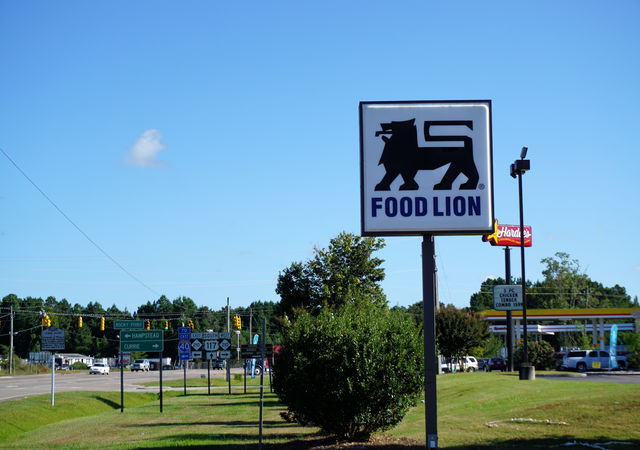 Rocky Point - Food Lion and Hardees
