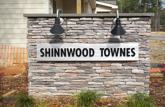 Shinnwood Townes - Entrance Sign