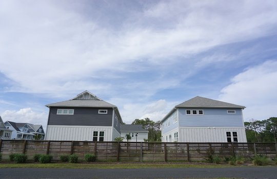 Lookout Pointe at River Oaks &#8211; Outside Road View 2
